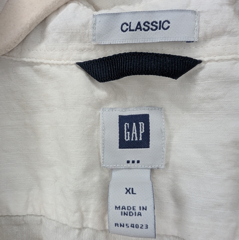GAP Men’s Classic White Button-Down Shirt | Size XL | 100% Cotton - Picture 2 of 6